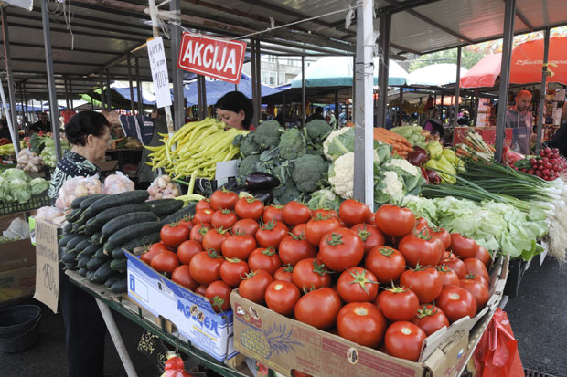 ПОСЛЕ ПИСАЊА НОВОСТИ: Градске пијаце без мобилних и високих потпетица
